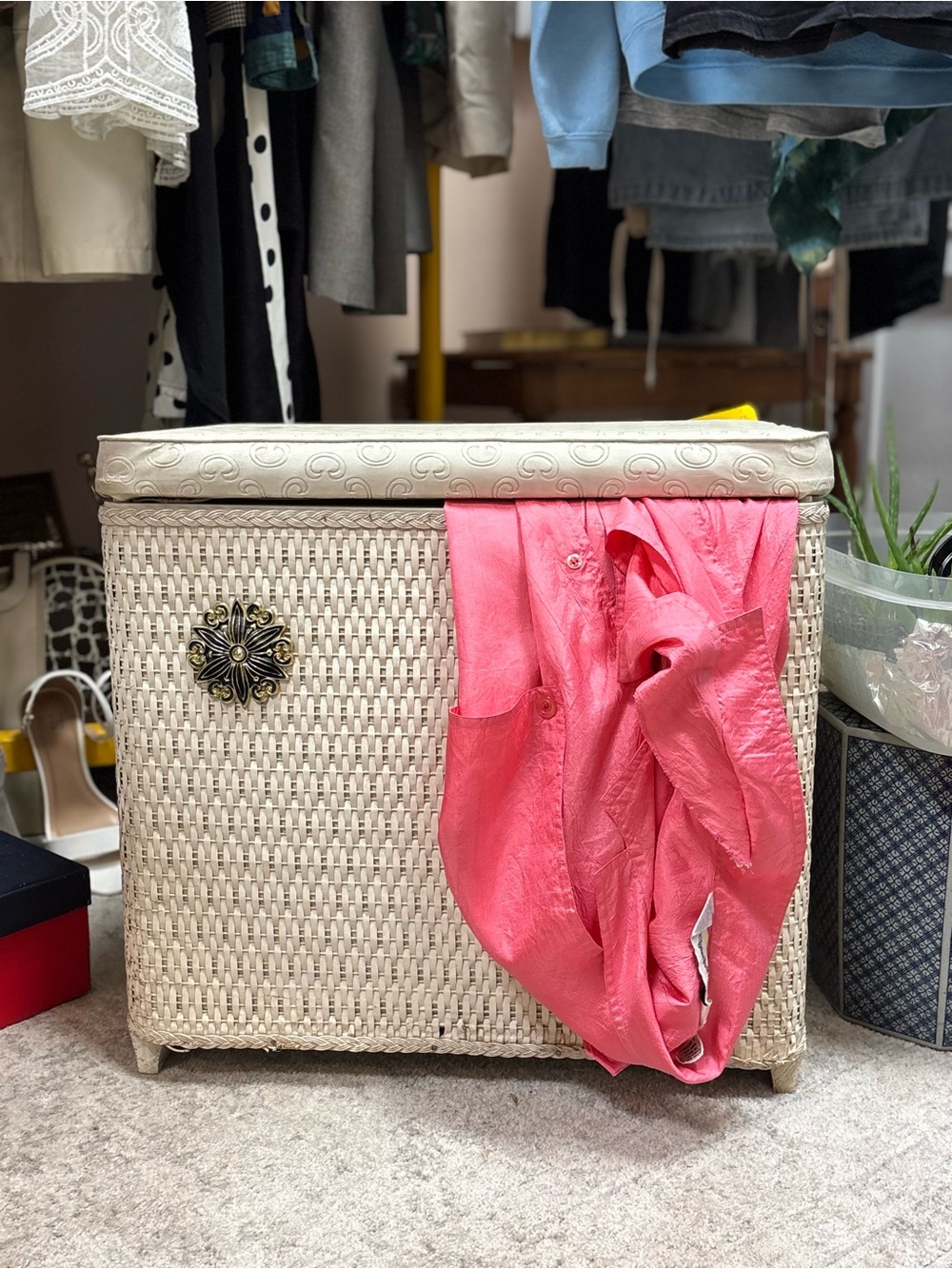 Wicker Storage Ottoman with Padded White Lid - Pink Accent